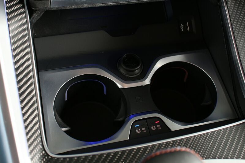 BMW XM Massage B&W ACC HuD Driver´s Package Park+