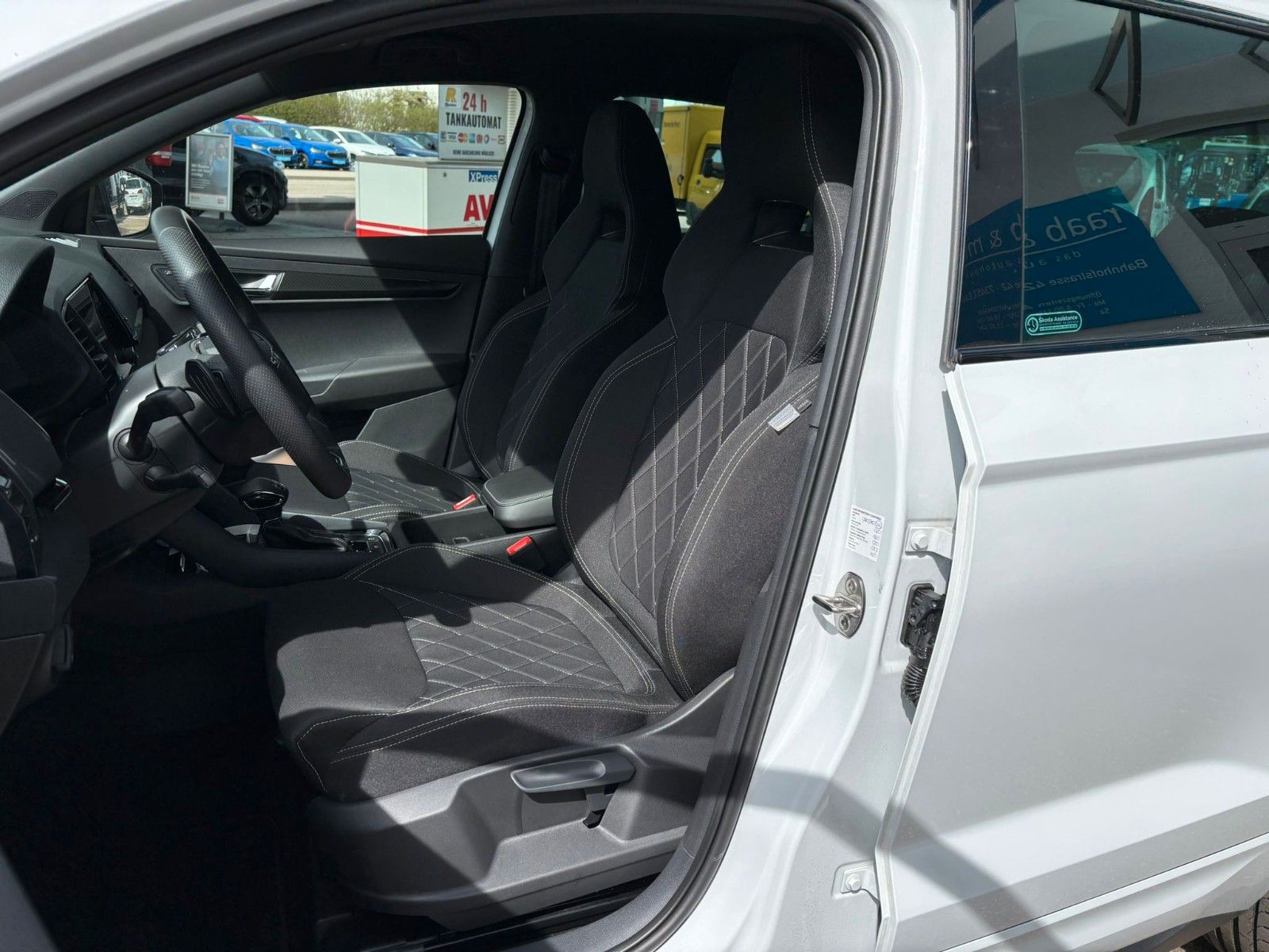 Skoda Karoq Sportline *AHK/Navi/SHZ/ACC/Garantie*