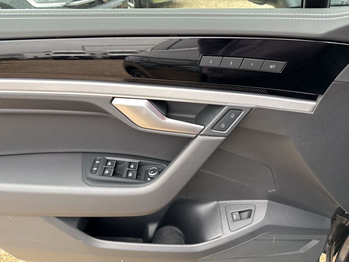 Volkswagen Touareg Facelift Edition TDi - Samsaru's Car Outlet