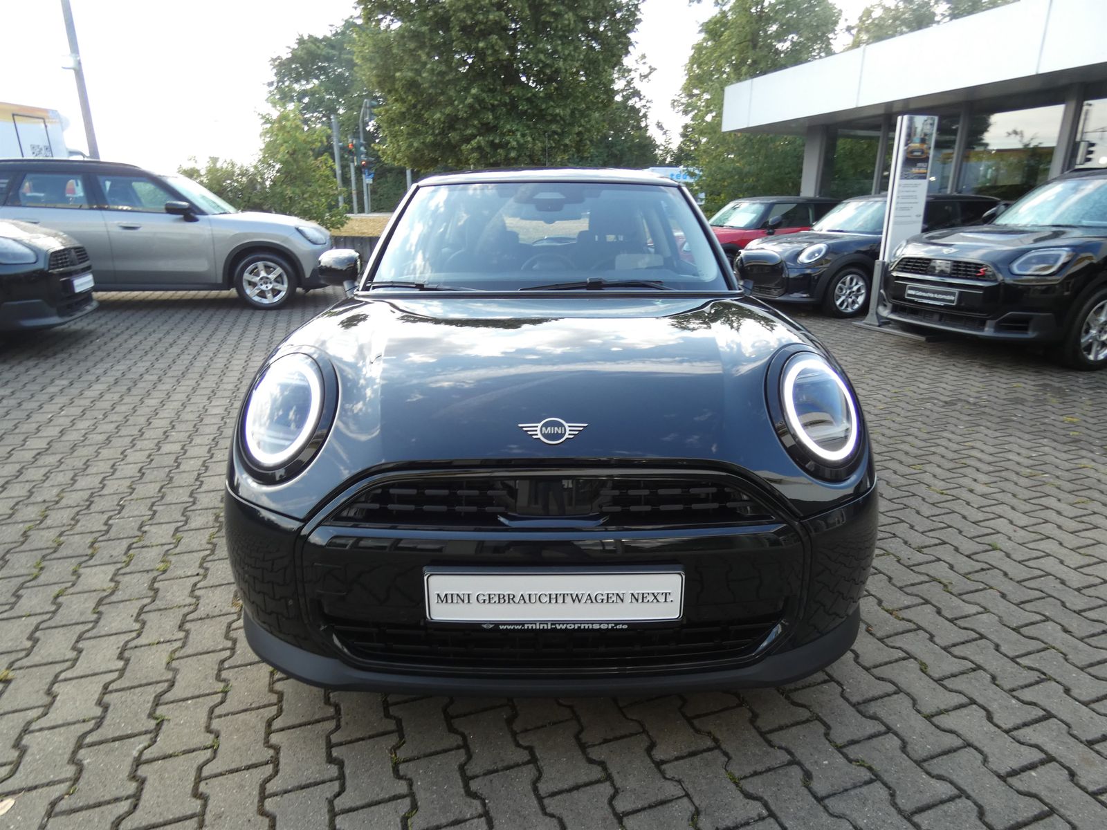 MINI Cooper C - Samsaru's Car Outlet