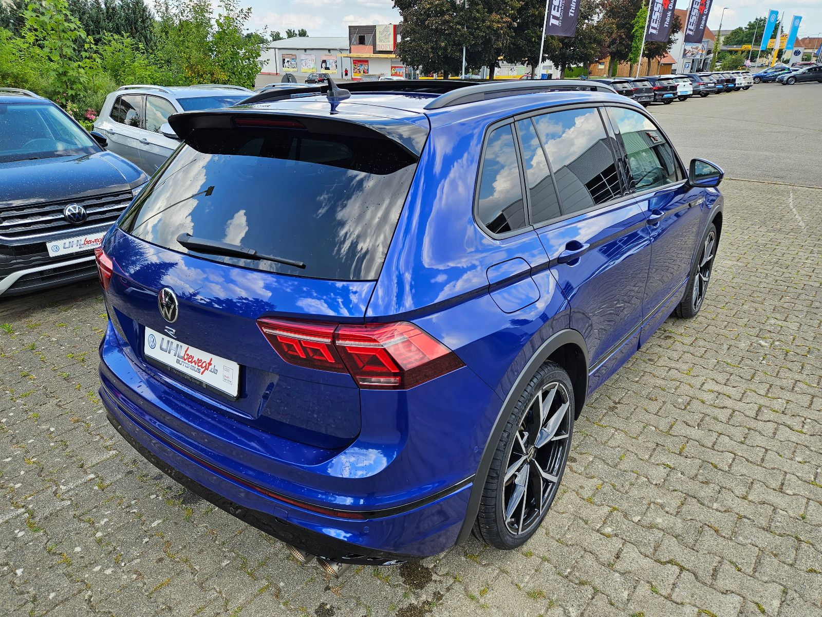 Volkswagen Tiguan R 4Motion - Samsaru's Car Outlet