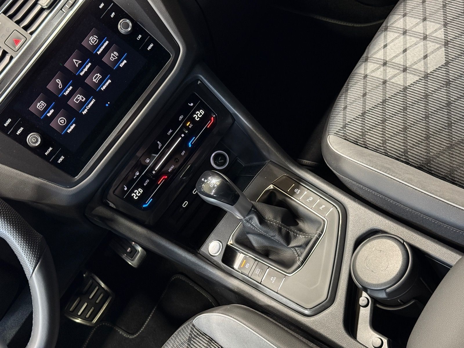 Volkswagen Tiguan R-Line 1.5 TSI DSG - Samsaru's Car Outlet
