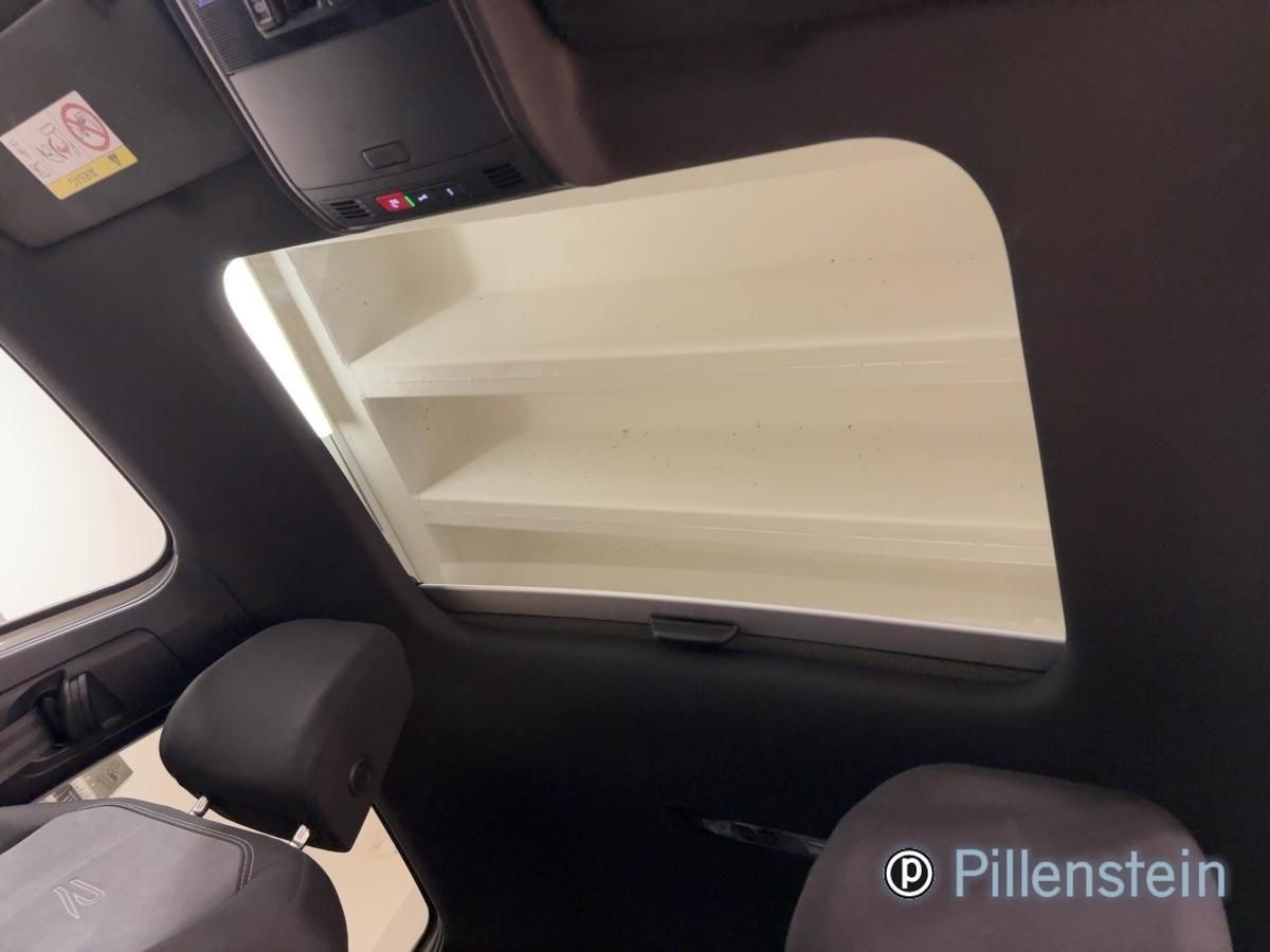 Volkswagen Taigo R-LINE 1.0 TSI - Samsaru's Car Outlet
