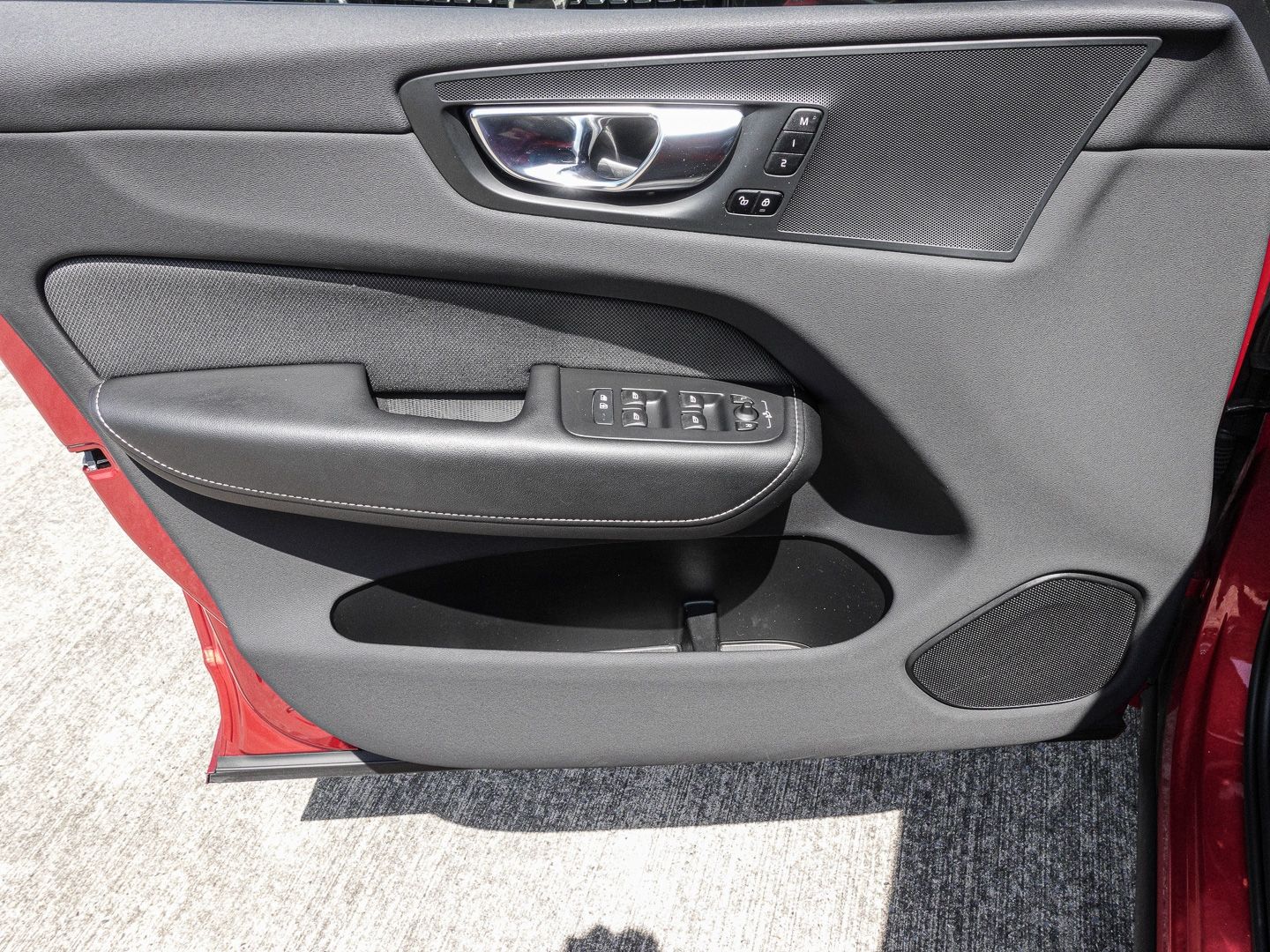 Volvo XC60 R Design Recharge Plug-In Hybrid AWD T8 Twi