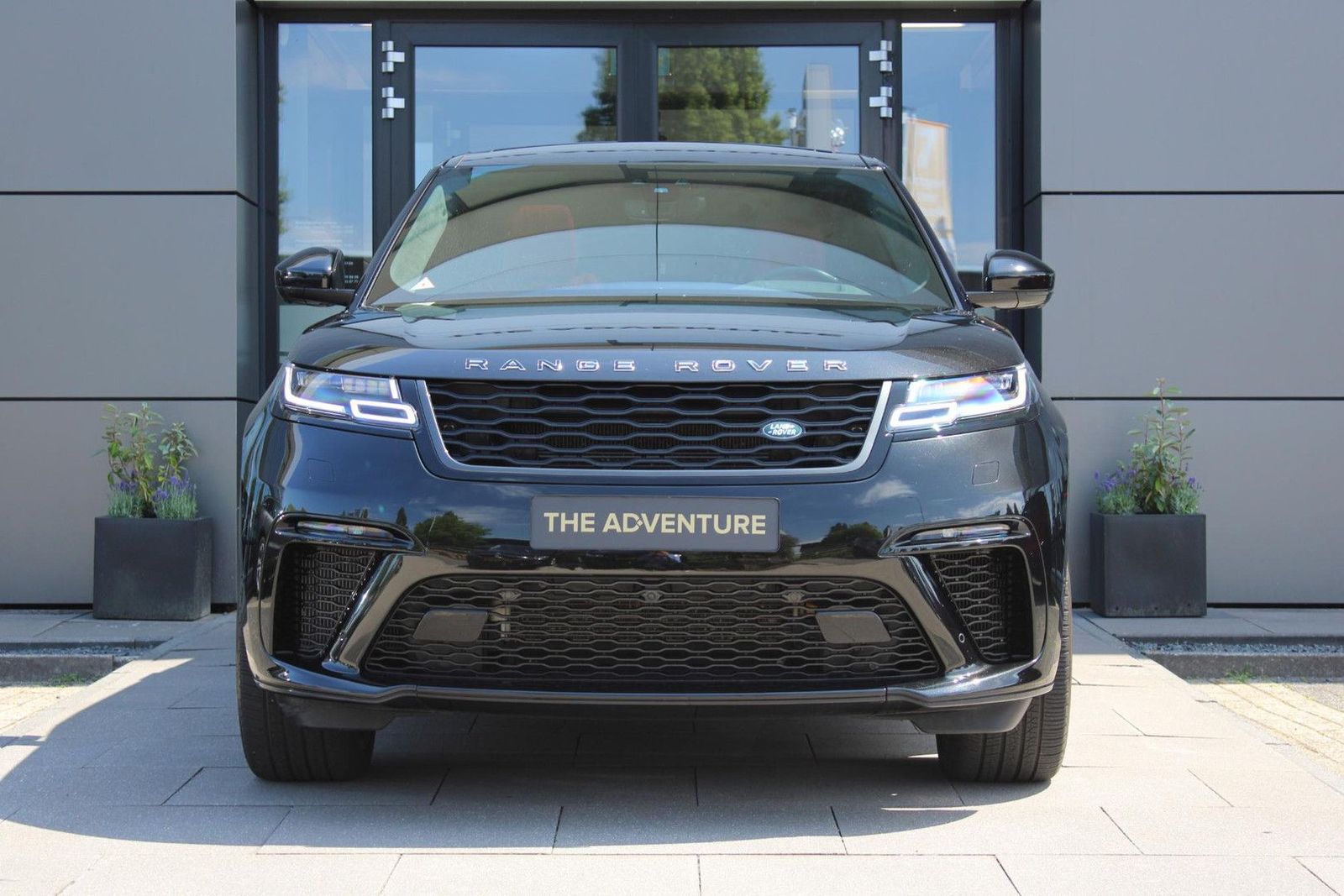 Range Rover Velar 5.0 V8 SVAutobiography Dynamic - Samsaru's Car Outlet