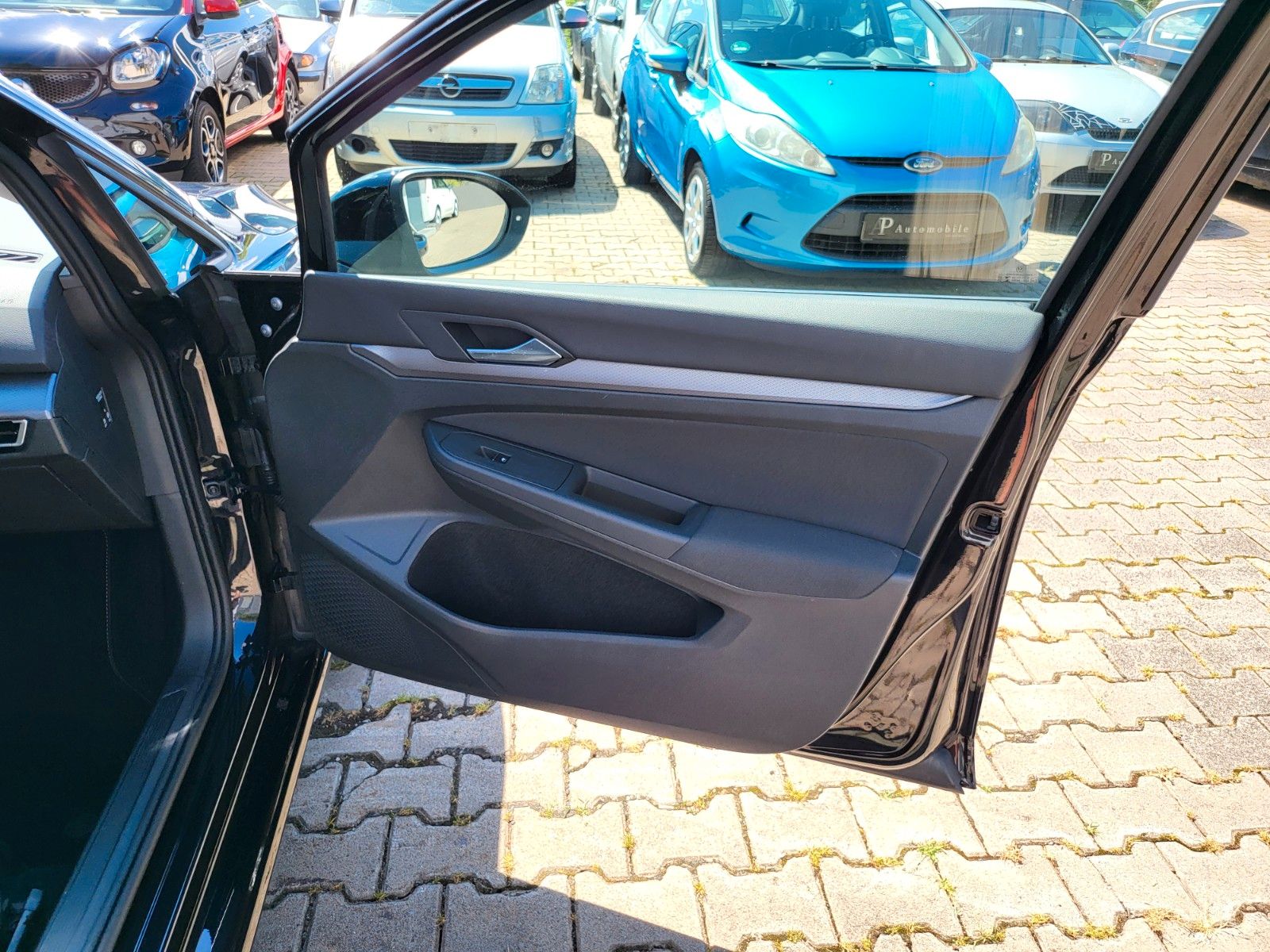 Volkswagen Golf VIII Lim. Active eTSI - Samsaru's Car Outlet