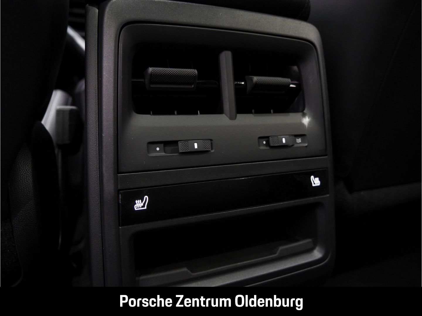 Porsche Macan Electric 4 Luftfed AHK BOSE Pano Matrix LE
