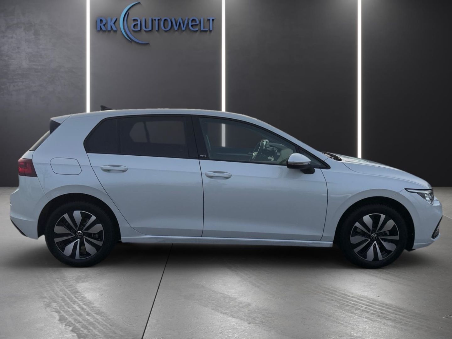 Volkswagen Golf 8 VIII Move 1.5 eTSI - Samsaru's Car Outlet