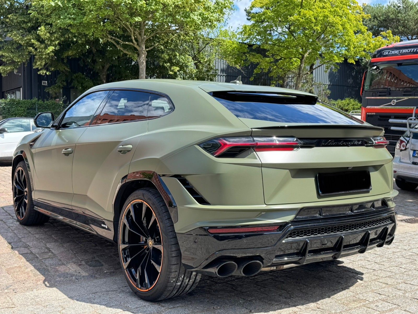 Lamborghini Urus 4.0 V8 S - Samsaru's Car Outlet