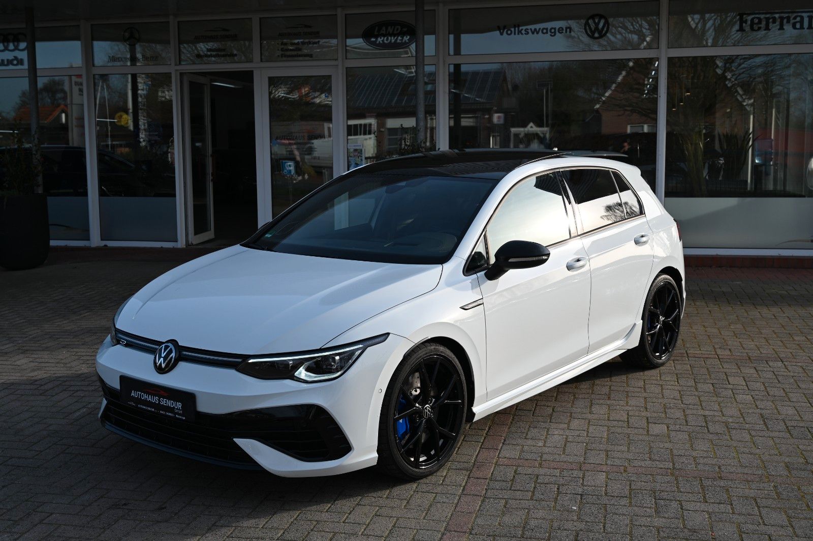 Volkswagen Golf VIII Lim. R 4Motion/ ACC / PANO / R-SPORT