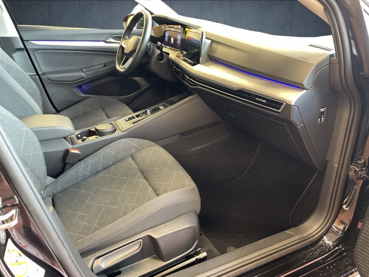 Volkswagen Golf Life 2.0 TDI DSG - Samsaru's Car Outlet