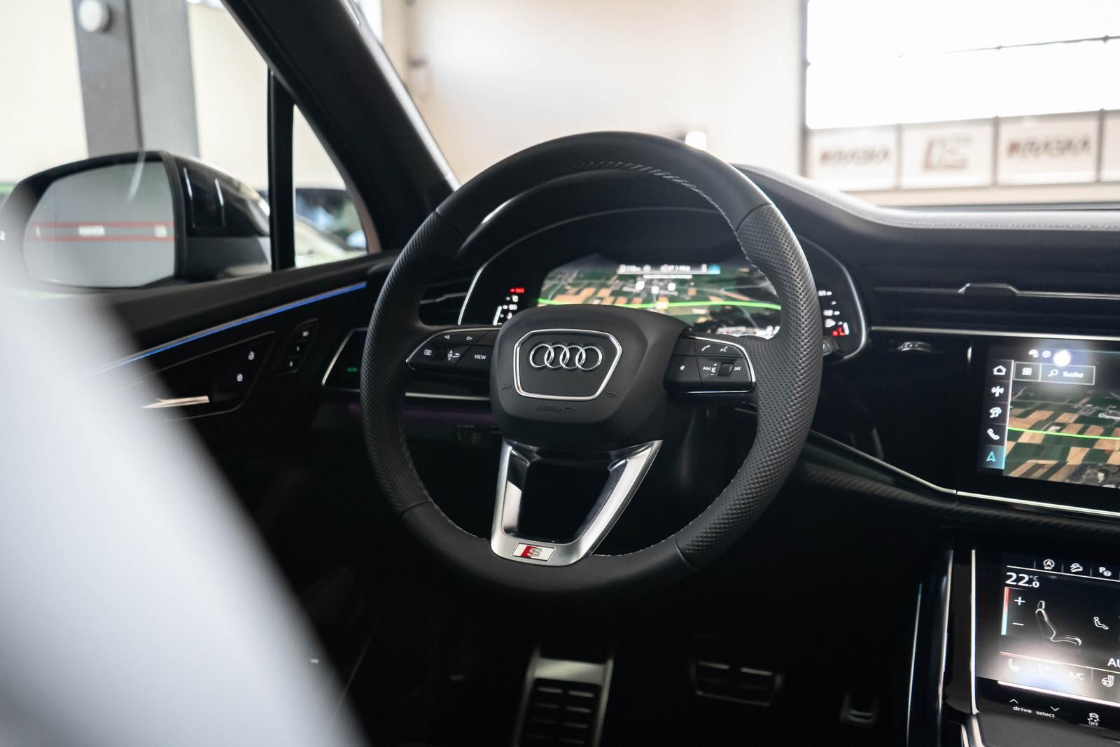Audi Q7 50 TDI quattro S-line AHK STHZ PANO UPE 128T€
