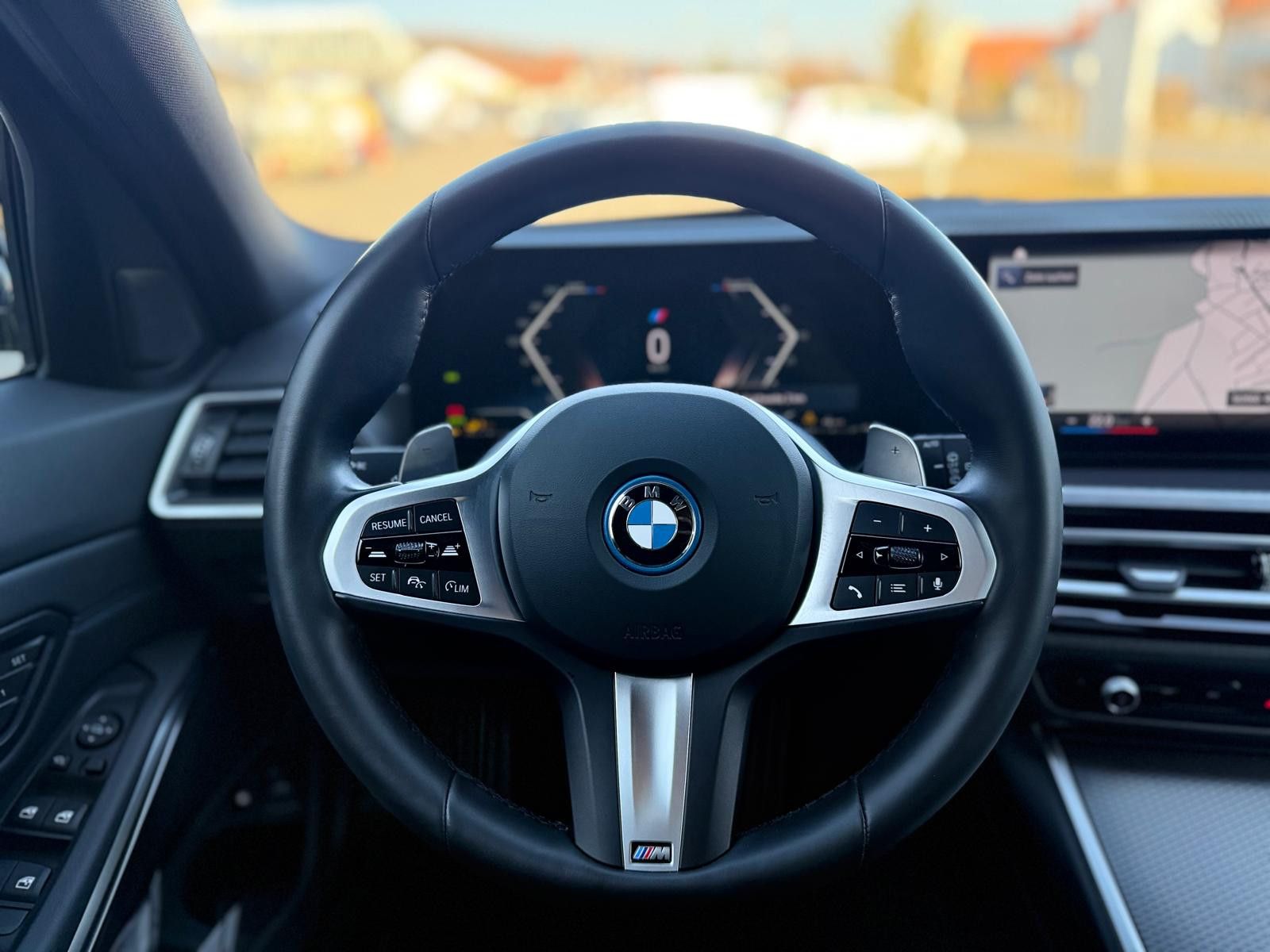 BMW 330 e Touring M-Sport - Samsaru's Car Outlet
