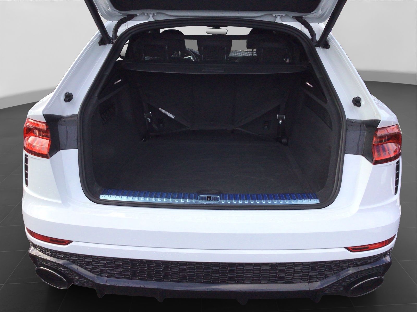 Audi RSQ8 TFSI Q MATRIX KAMERA BuO LM23