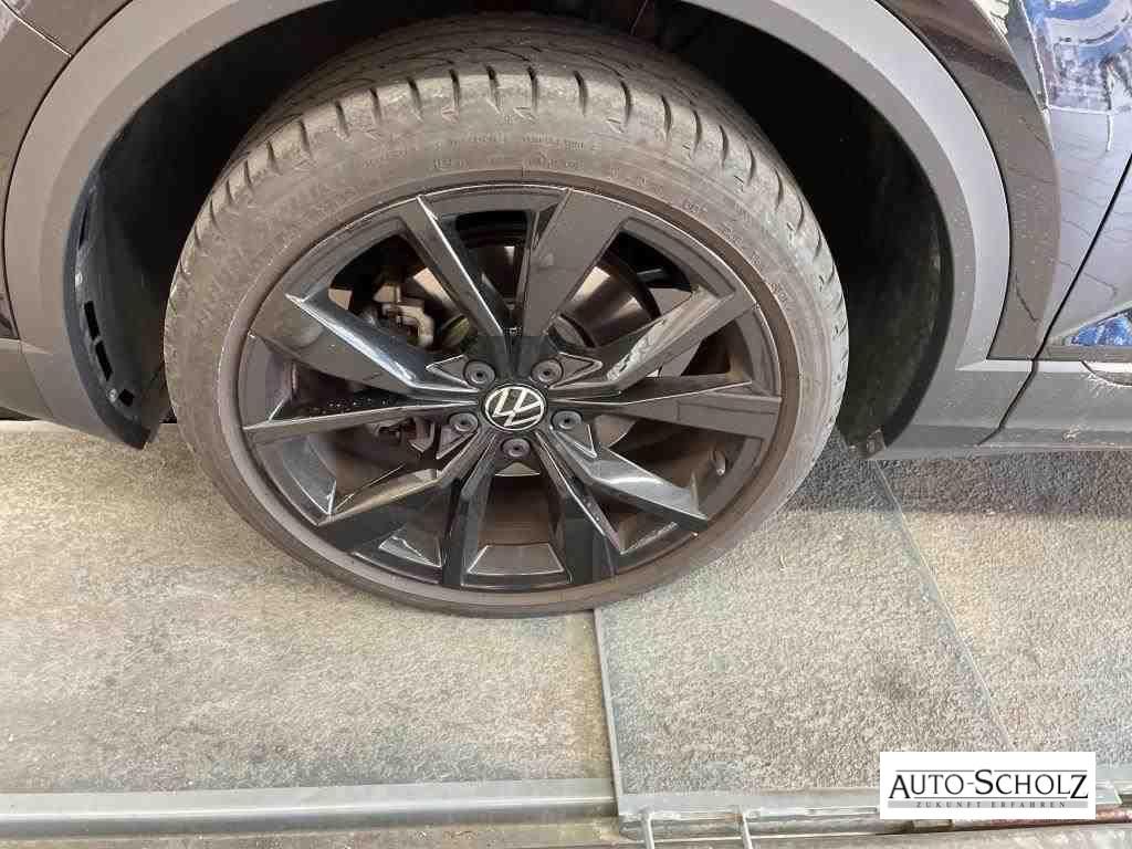 Volkswagen T-Roc 1.0 TSI Style - Samsaru's Car Outlet