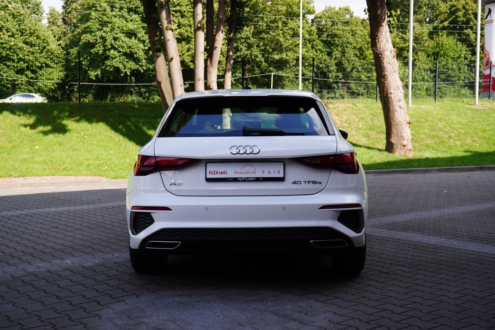 Audi A3 Sportback 40 TFSIe S line Sitzheizung LED DAB