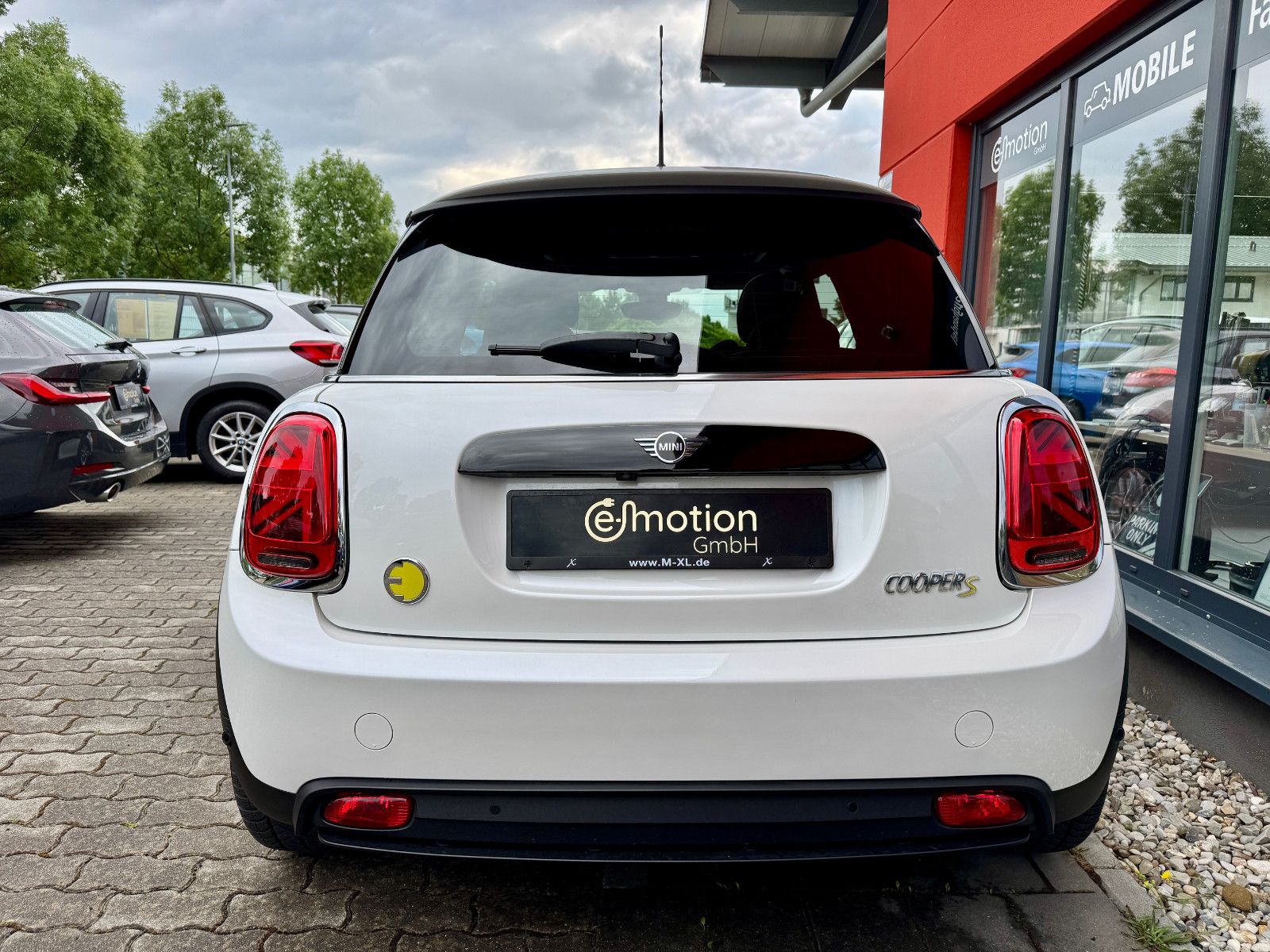 MINI COOPER SE Electric - Samsaru's Car Outlet