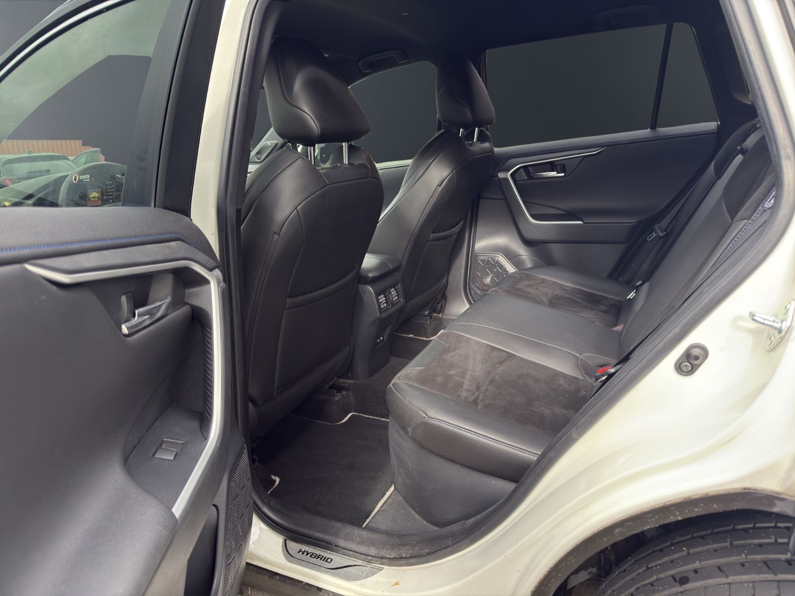 Toyota RAV4 Hybrid 4x4 Style Selection *NAVI*360°*LED*