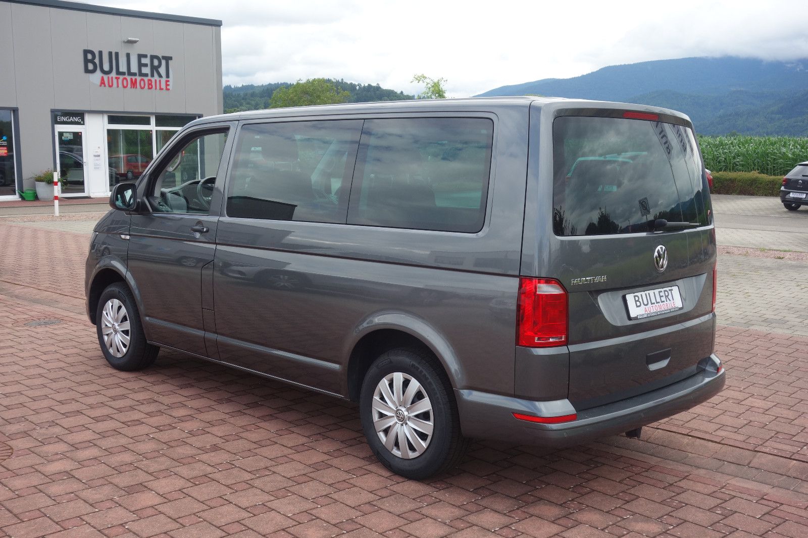 Volkswagen T6 Multivan - Samsaru's Car Outlet