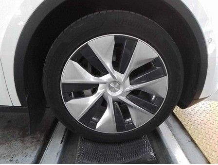 Tesla Model Y Long Range Dual AWDA.pilot Pr. Int.