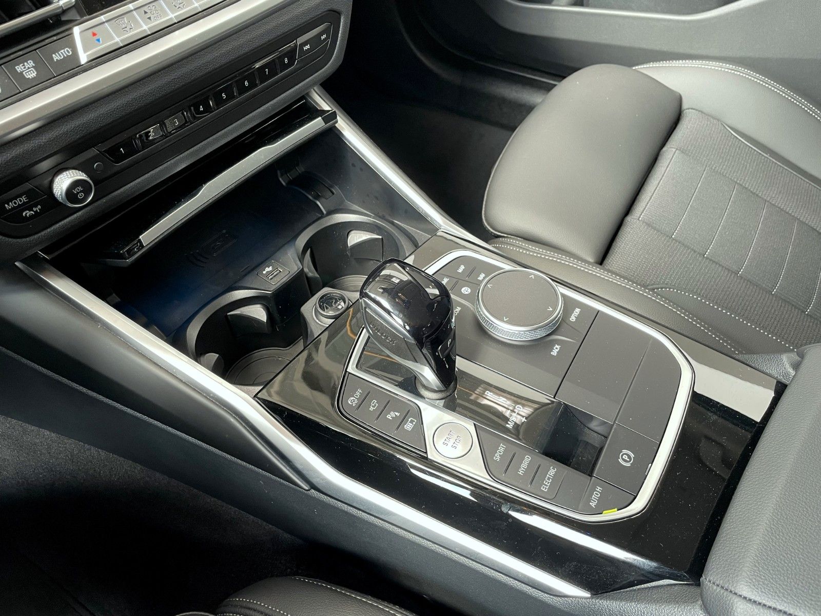 BMW 330e xDrive T. Sport Line - Samsaru's Car Outlet