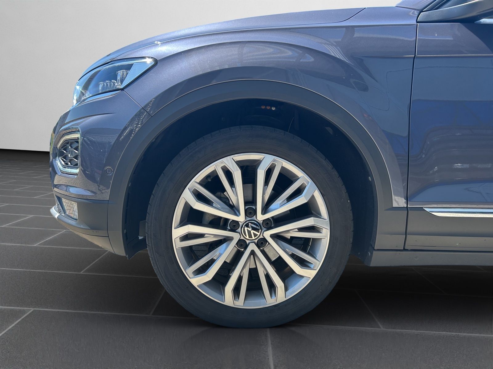 Volkswagen T-Roc 1.5 TSI Style DSG - Samsaru's Car Outlet
