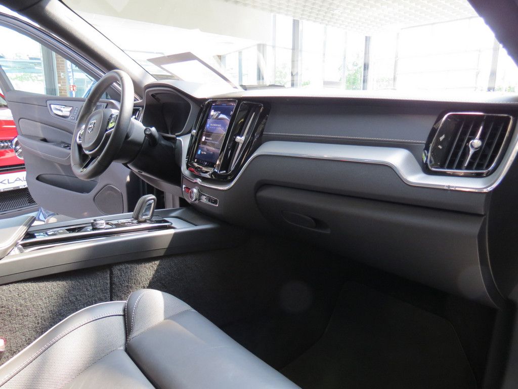 Volvo XC60 B4 2.0 Diesel AWD*Automatik*AHK*PANO*