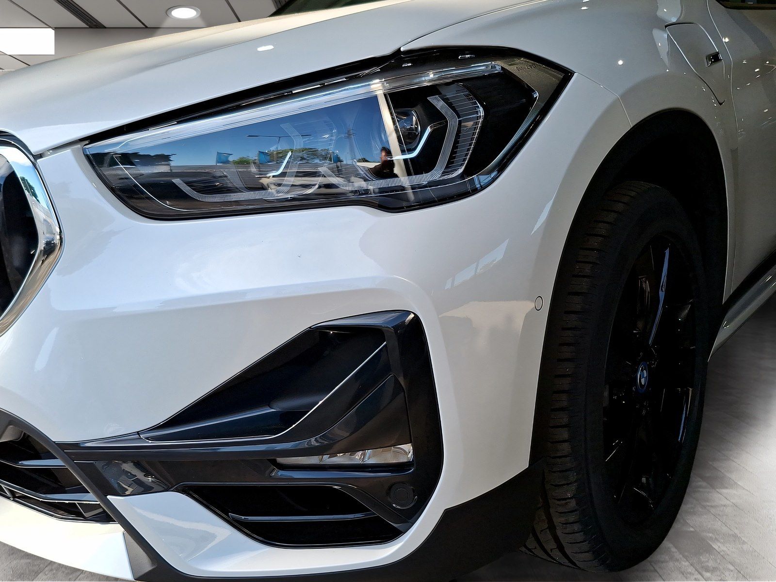 BMW X1 xDrive25e Sport Line - Samsaru's Car Outlet