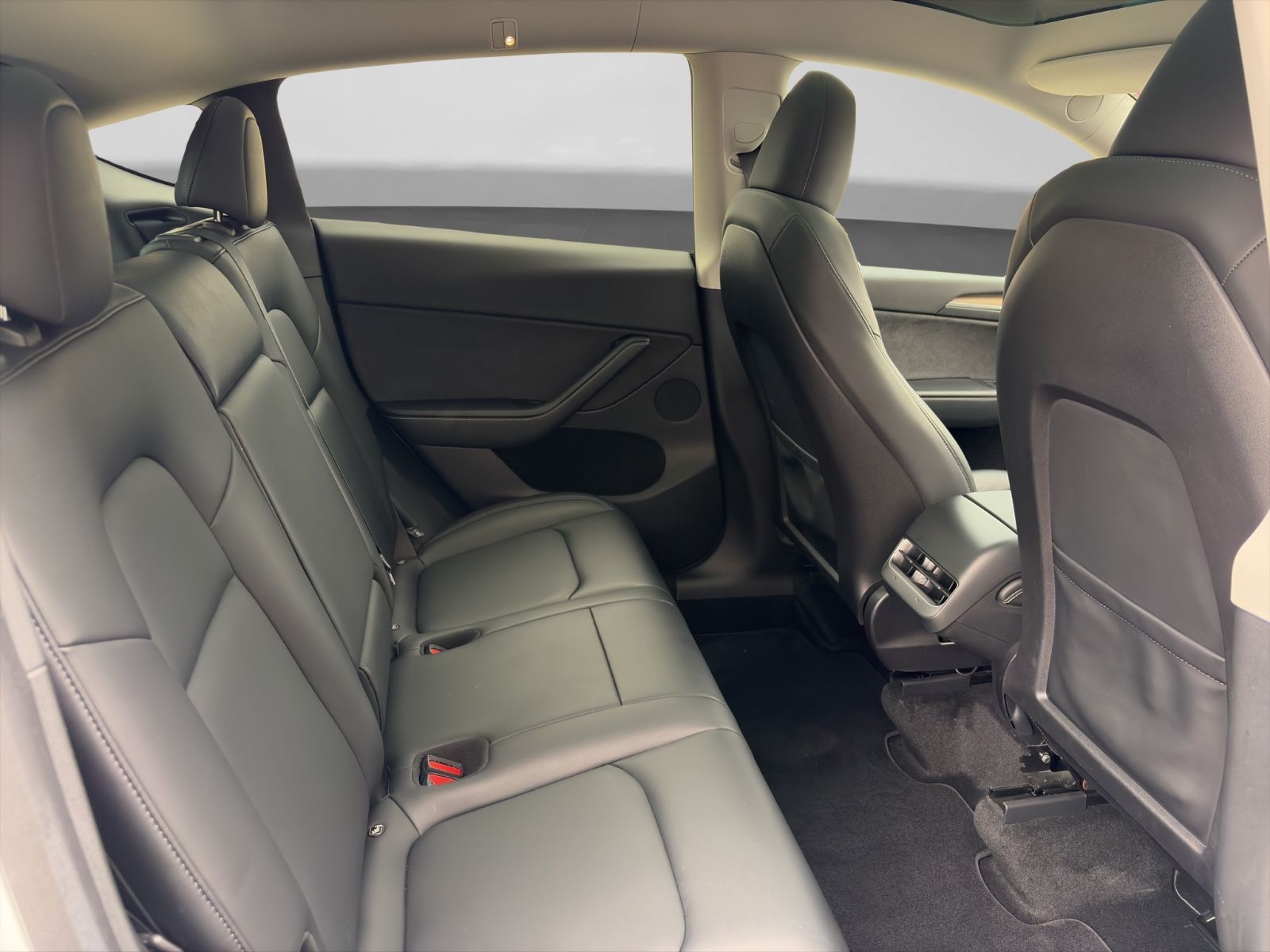 Tesla Model Y Long Range Dual AWD*Allwetter*1.Hand*AHK
