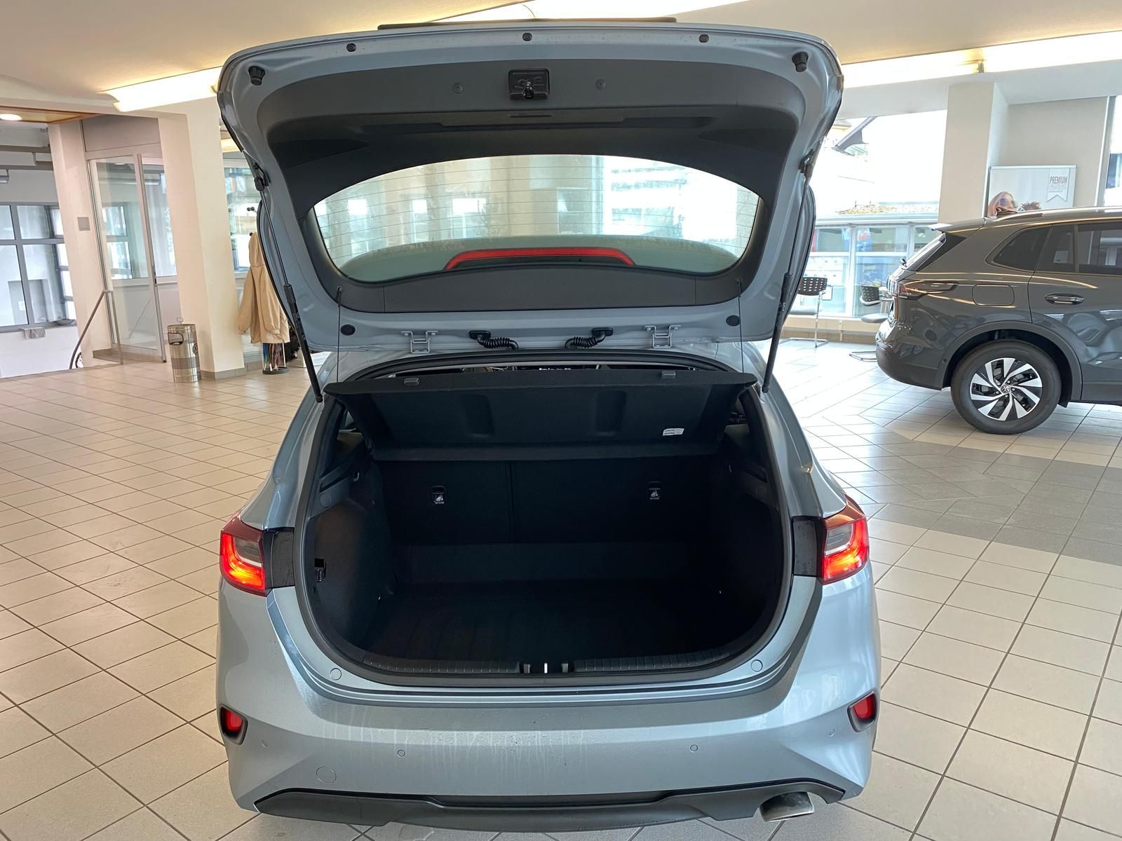 Kia Ceed - Samsaru's Car Outlet