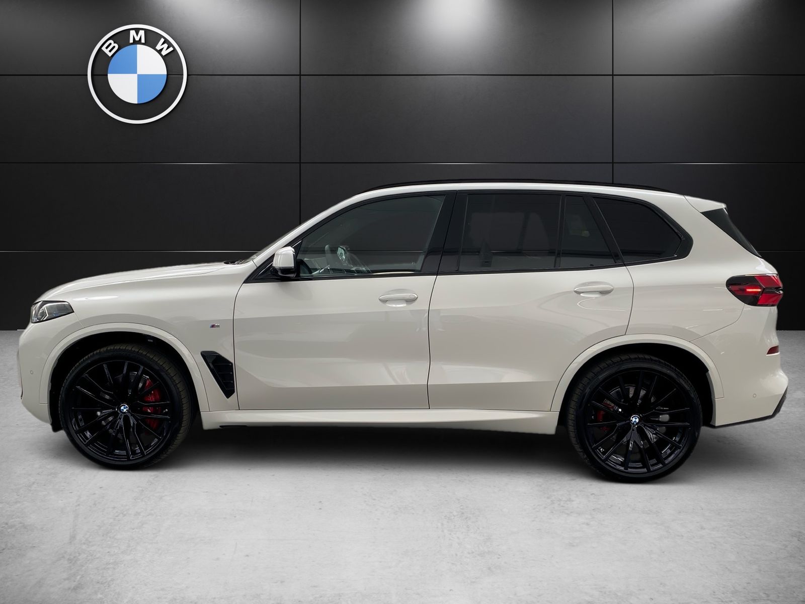 BMW X5 xDrive40d M-Sport B&W KeyLess Pano AHK STH Ai