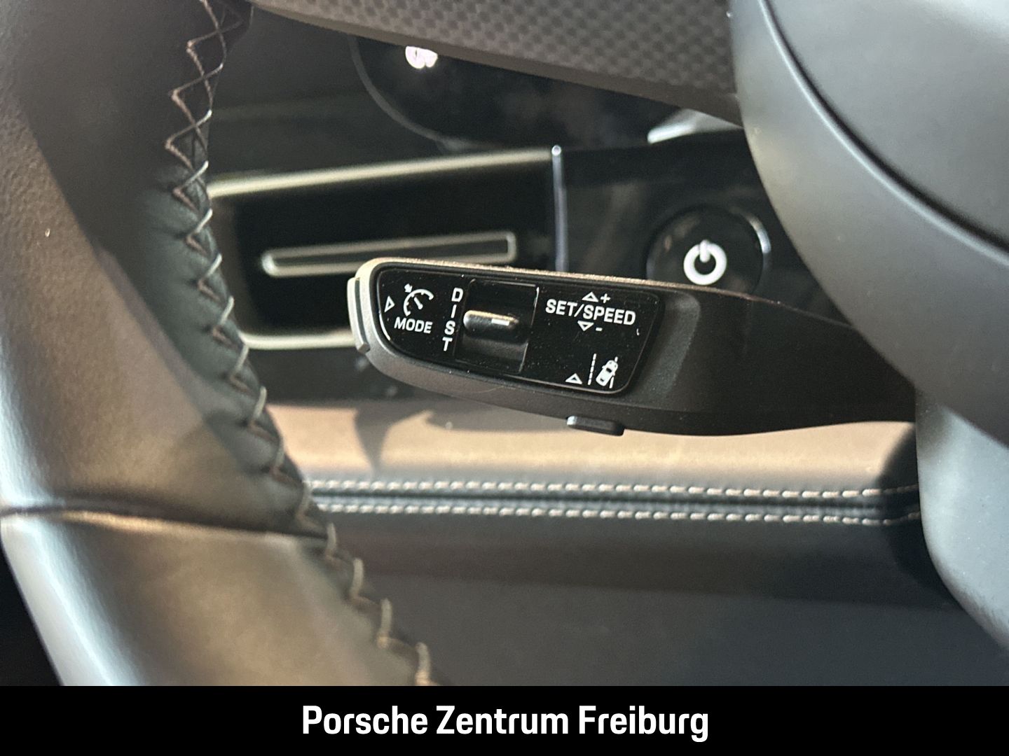Porsche Taycan Turbo S Cross Turismo Burmester InnoDrive