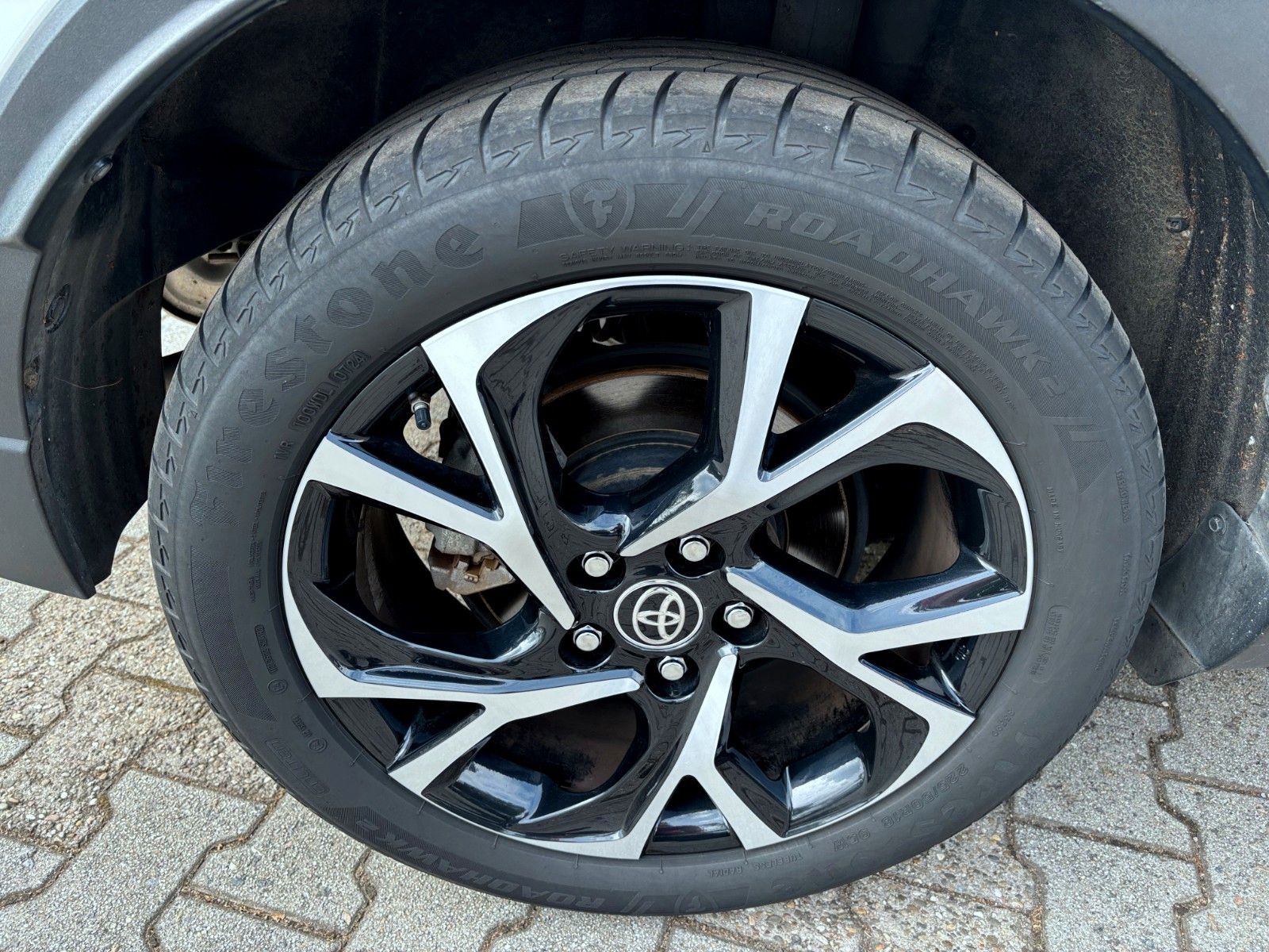 Toyota C-HR Hybrid - Samsaru's Car Outlet