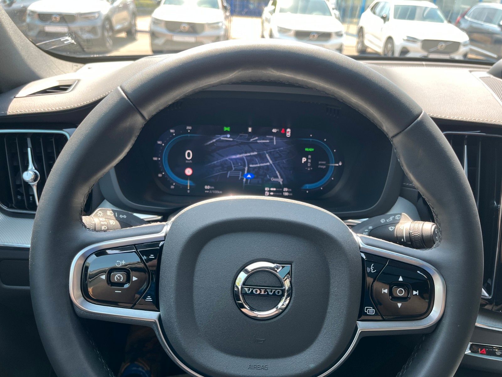 Volvo XC60 T6 Plug-in Hybrid ULTRA BLACK EDITION - Samsaru's Car Outlet