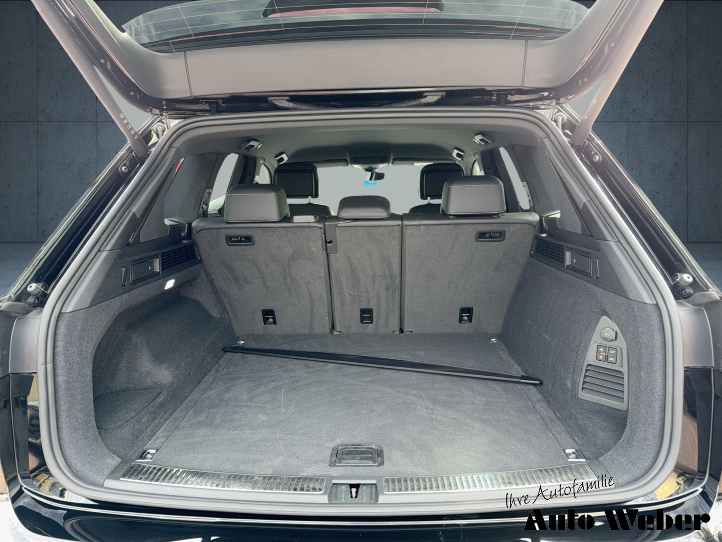 Volkswagen Touareg 3.0TDI R-Line Matrix Luft HUD Keyless AH