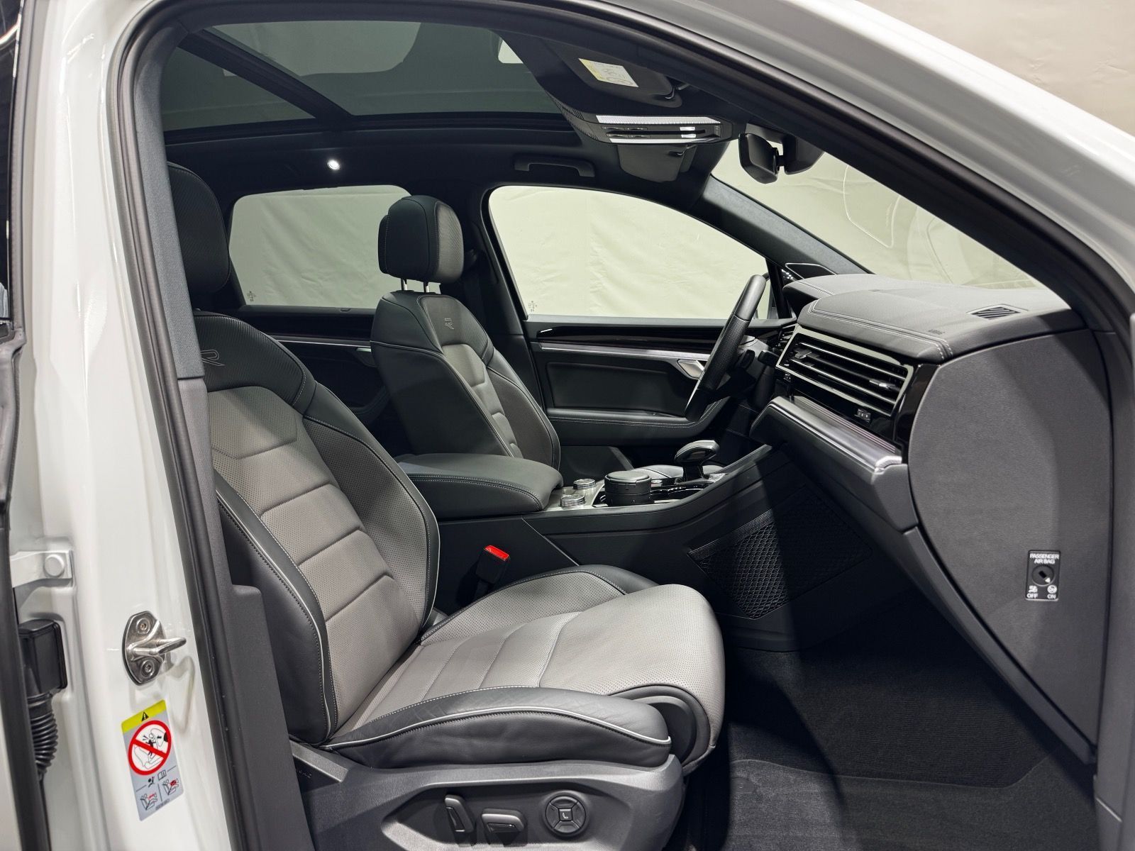 Volkswagen Touareg R-Line Black Style | MATRIX PANO LUFT