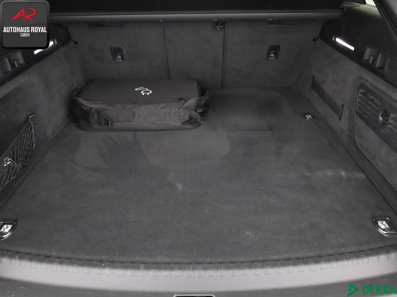 Audi A6 Avant 55 TFSI e qu S LINE - Samsaru's Car Outlet