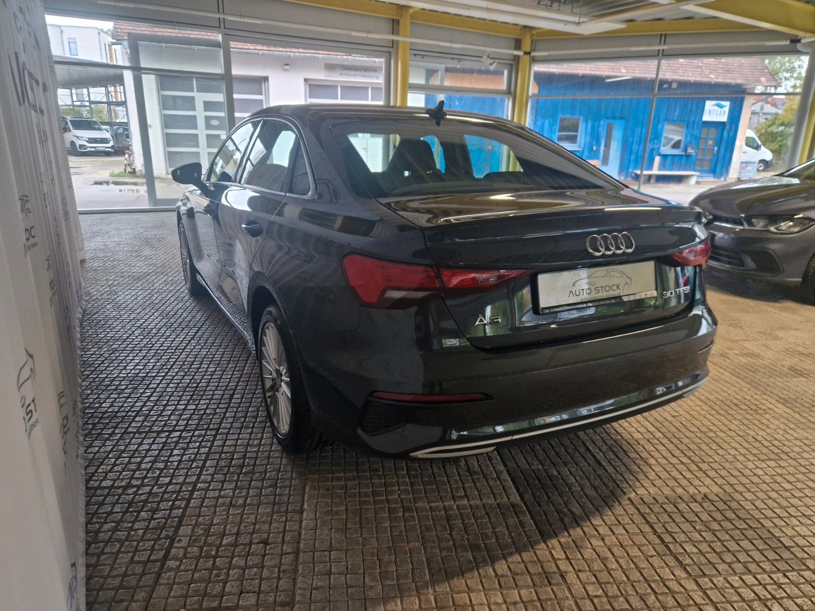 Audi A3 30 TFSI S tronic advanced LED Navi PDC Sitzh.