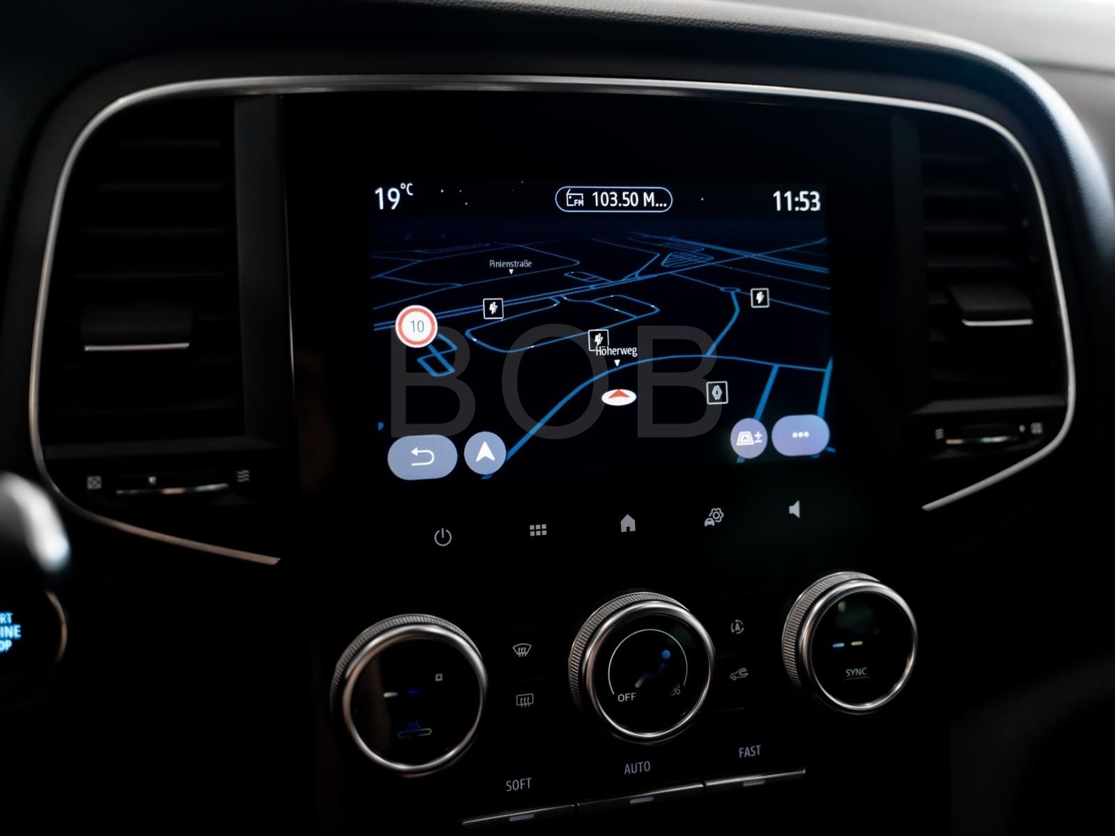 Renault Megane Grandtour ZEN E-TECH Plug-in - Samsaru's Car Outlet