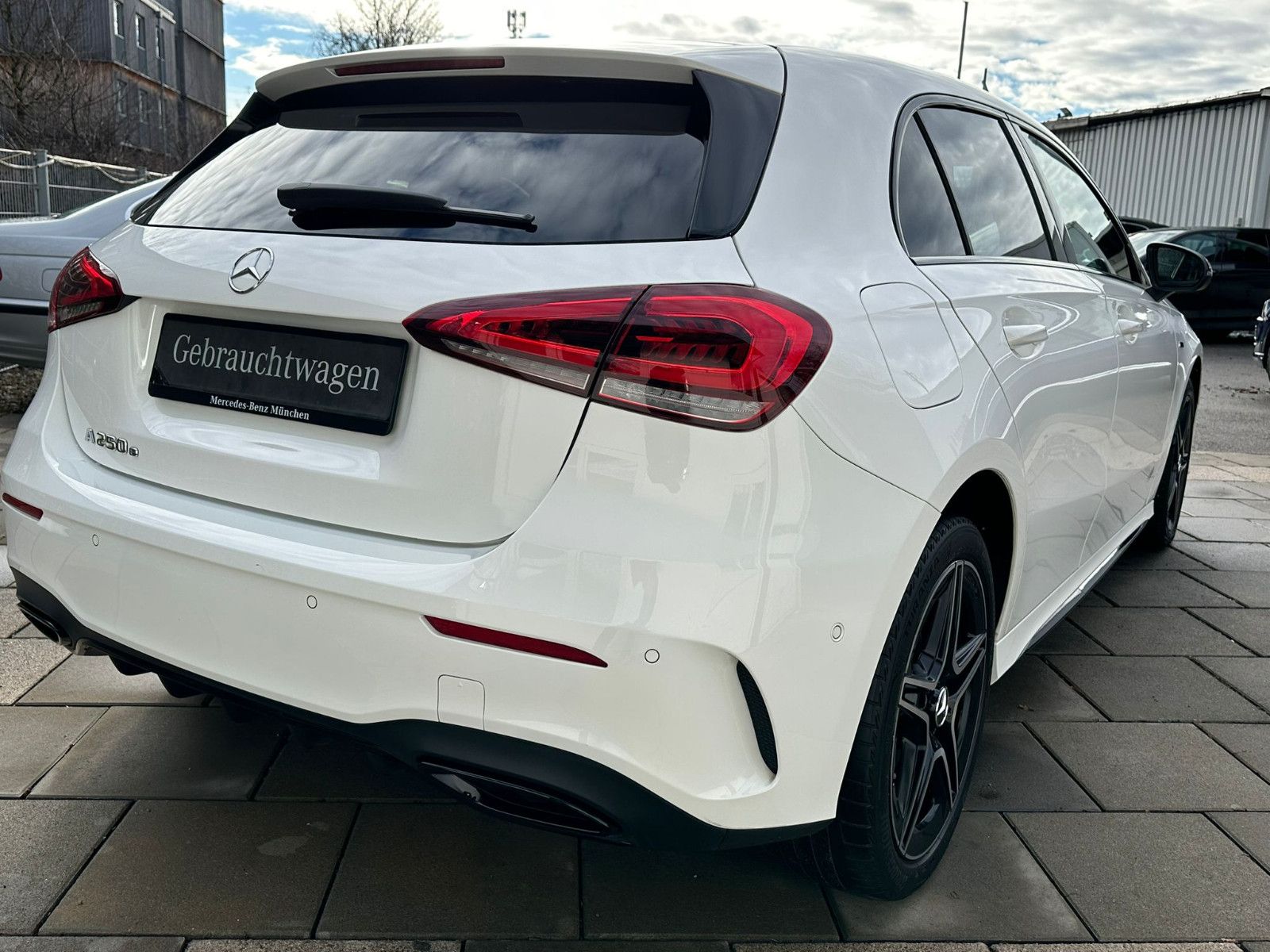 Mercedes-Benz A 250E AMG Edition - Samsaru's Car Outlet