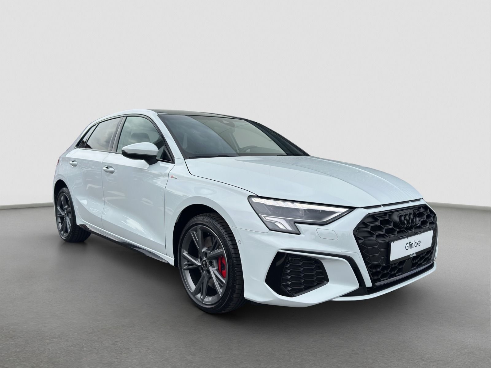 Audi A3 Sportback 45 TFSI e S line - Samsaru's Car Outlet