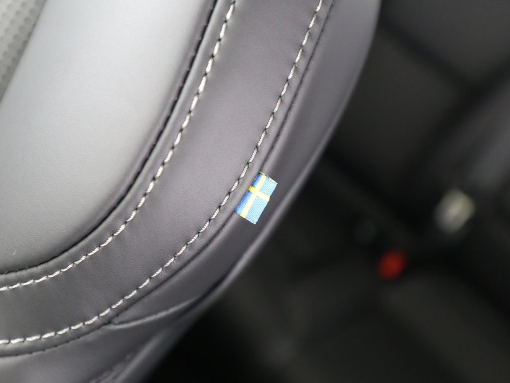 Volvo XC60 Ultra Dark Recharge Plug-In Hybrid AWD T8 T