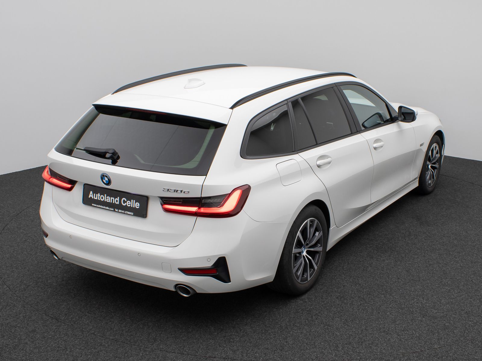 BMW 330e - Samsaru's Car Outlet