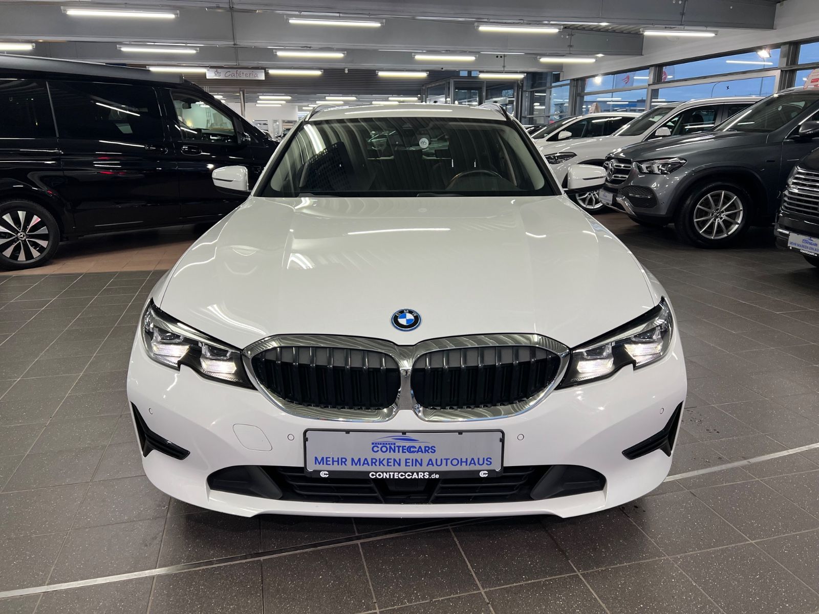BMW 330 e Touring Advantage - Samsaru's Car Outlet