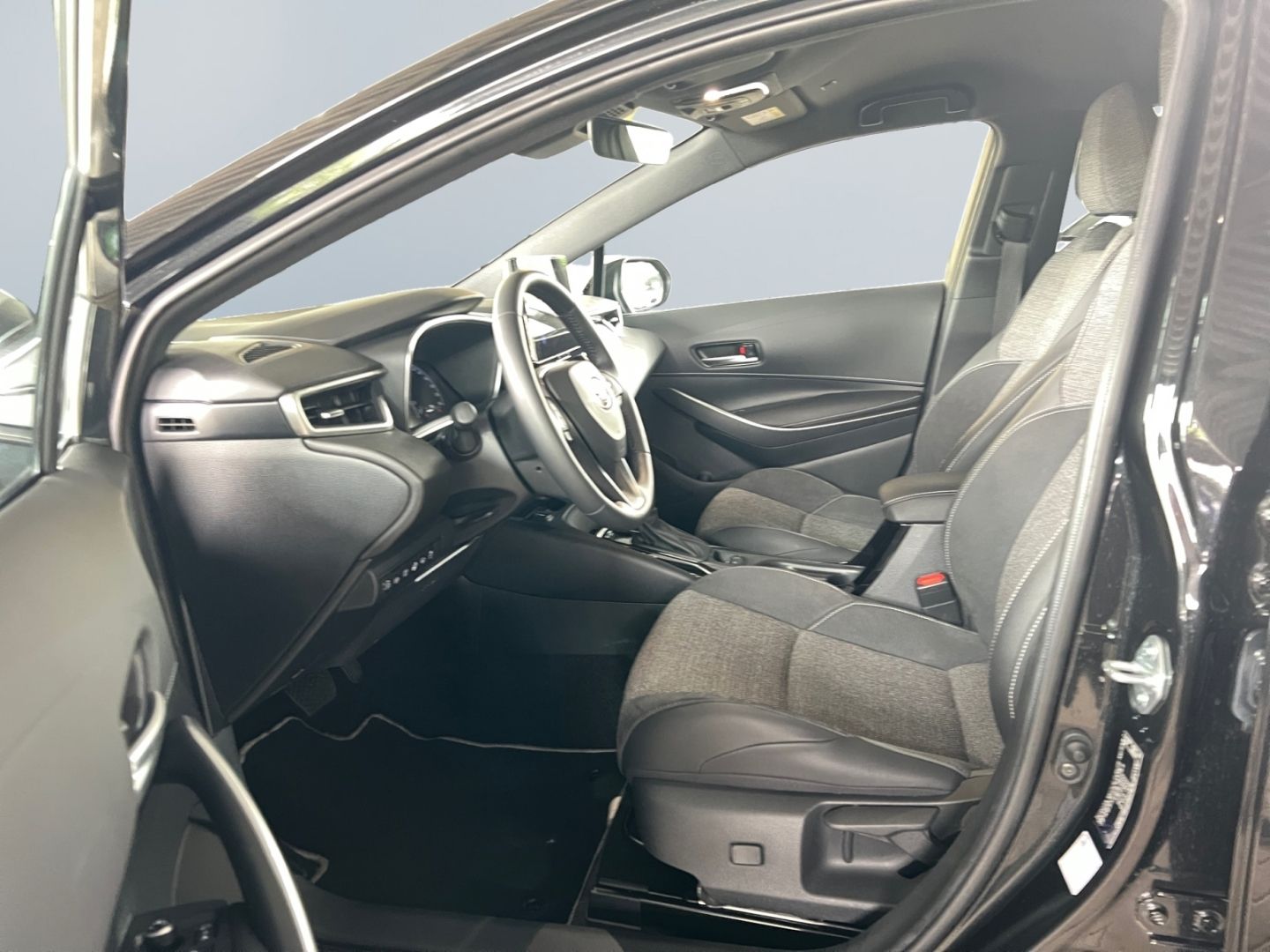 Toyota Corolla 1.8 Hybrid Teamplayer *LED*ACC*CAM*SHZ*