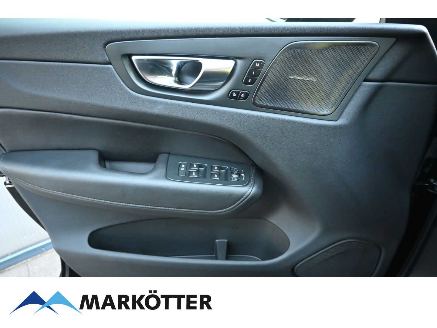 Volvo XC60 T8 Recharge Plus AWD - Samsaru's Car Outlet
