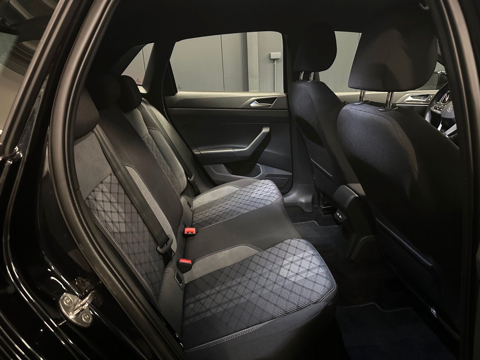 Volkswagen Polo VI R-Line *NAVI*IQ.Drive*KAMERA*CarPlay*ACC