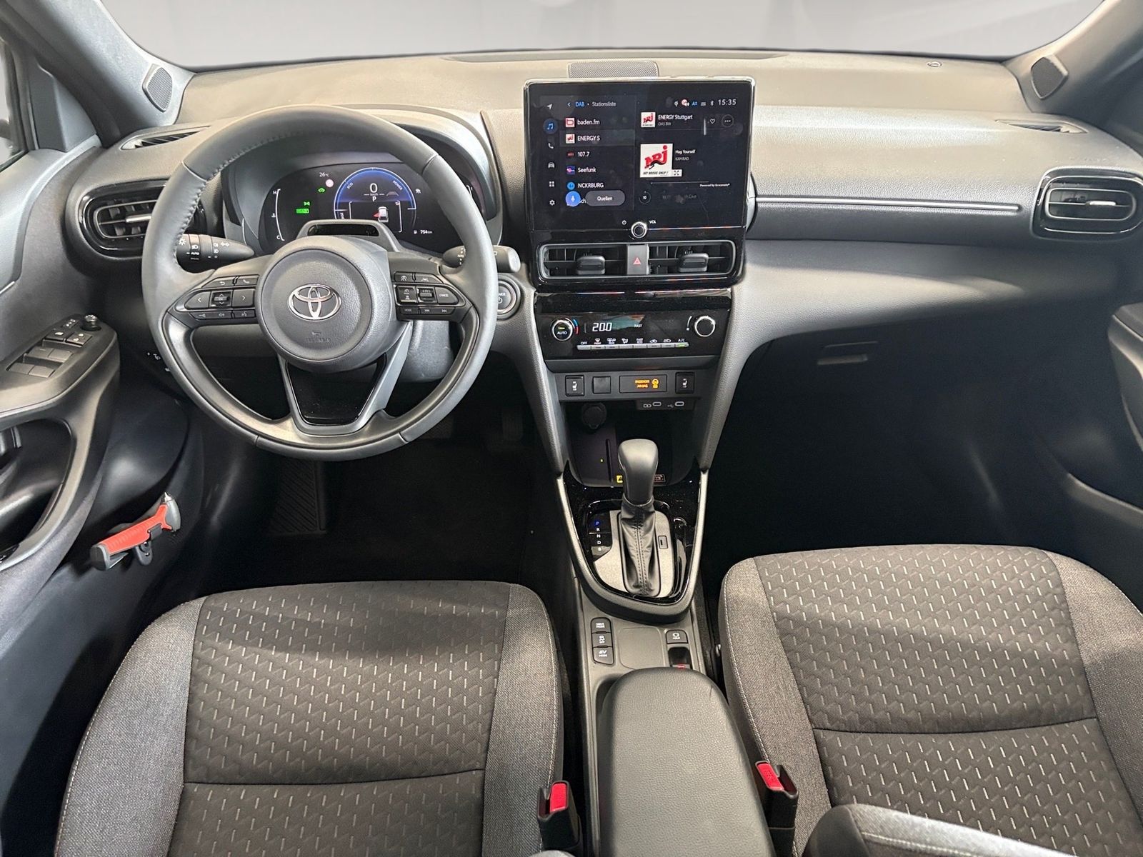 Toyota Yaris Cross 1.5 Teamplayer Winter+Safety ACC+LED