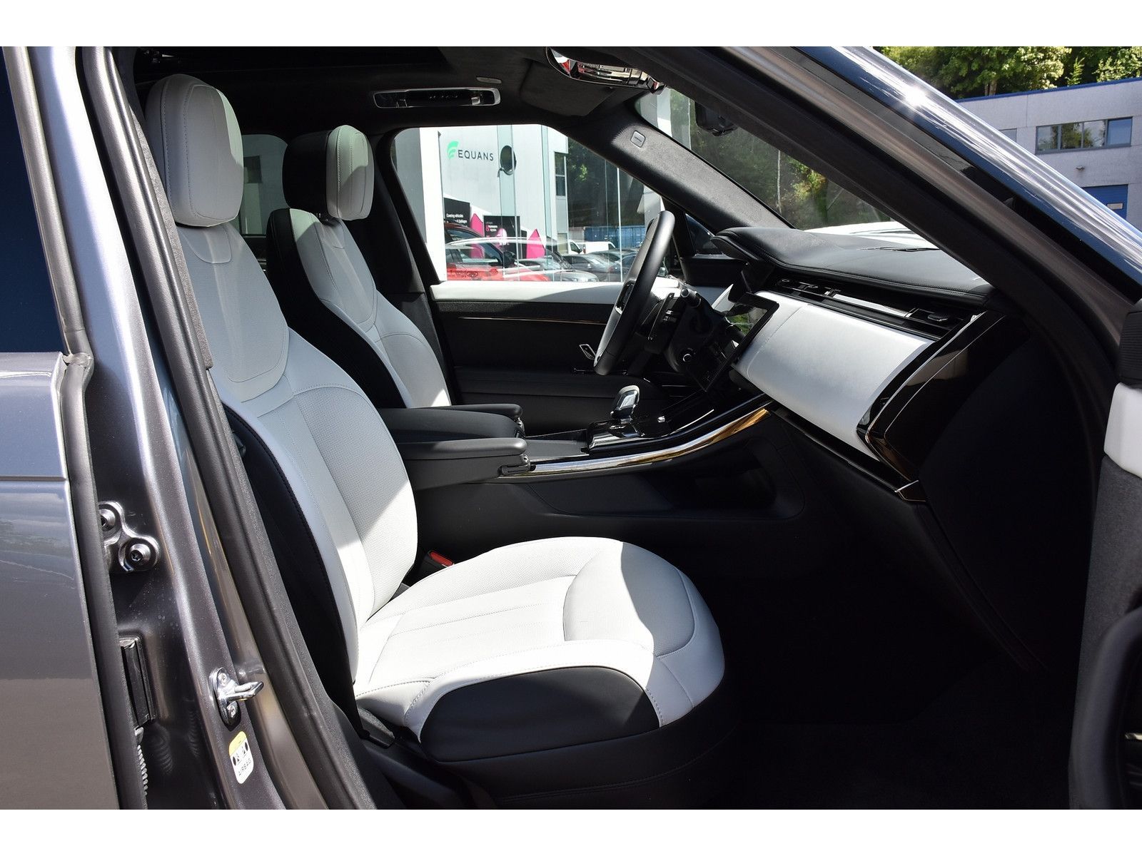 Range Rover Sport 3.0 P550e Autobiography - Samsaru's Car Outlet