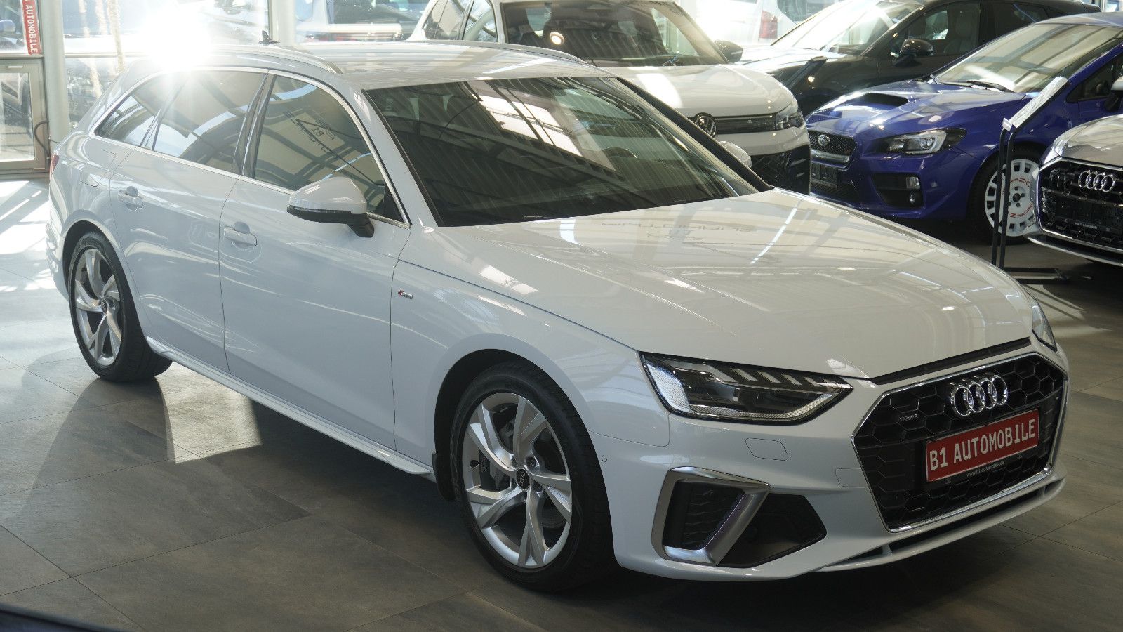 Audi A4 Avant 40 TFSI quatt S line - Samsaru's Car Outlet